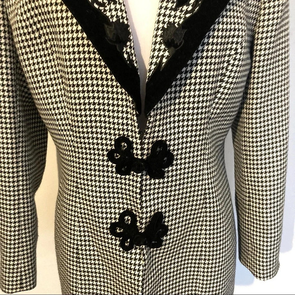 Vintage John Meyer of Norwich Houndstooth Blazer with Velvet Trim 8 - Picture 2 of 9